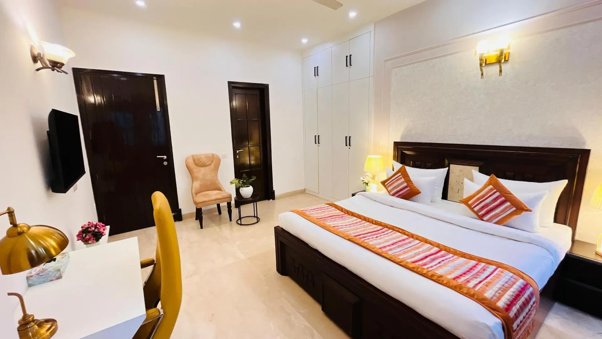 ***  The South Manor Residency Near Aiims Hospital New Delhi Hotel India