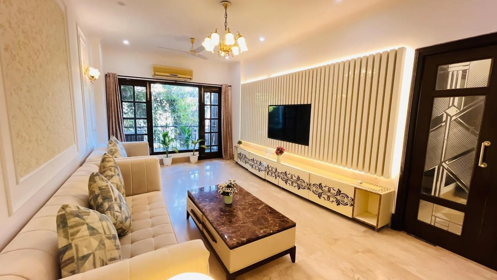 The South Manor Residency Near Aiims Hospital New Delhi Hotel