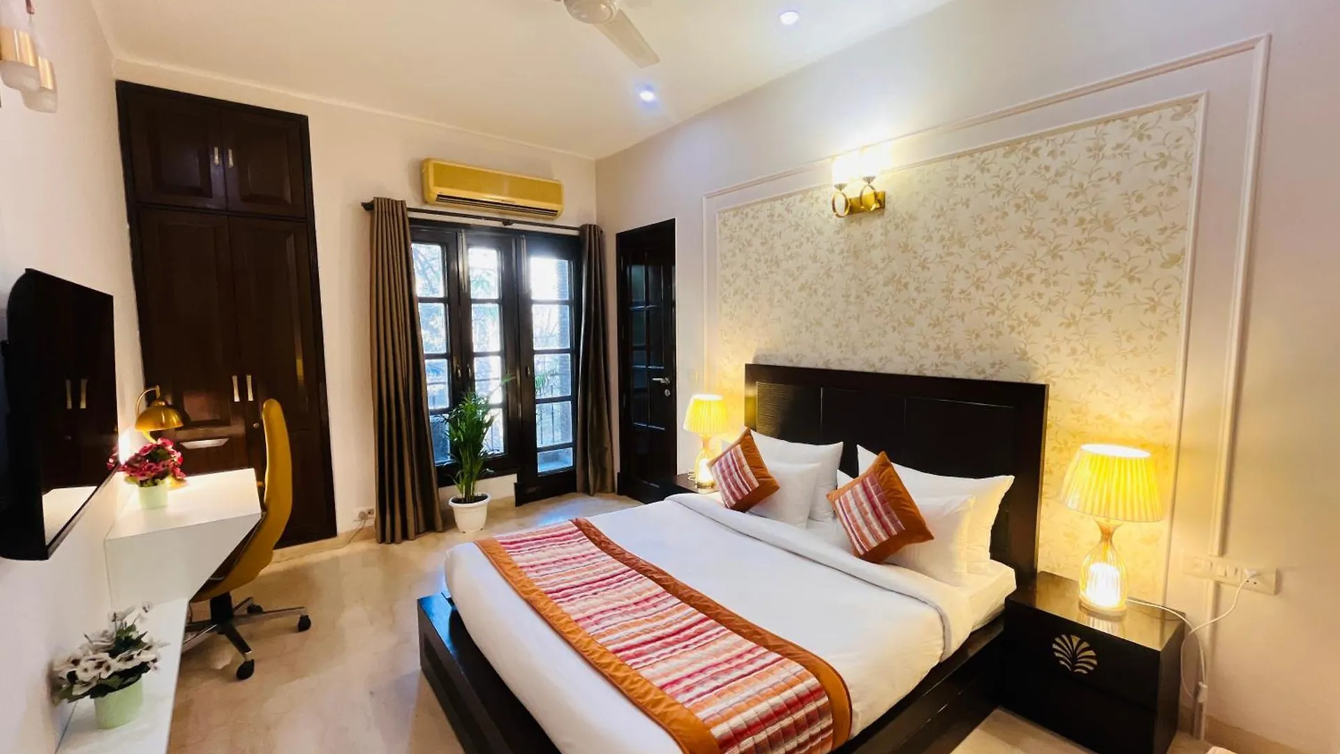 The South Manor Residency Near Aiims Hospital New Delhi Hotel