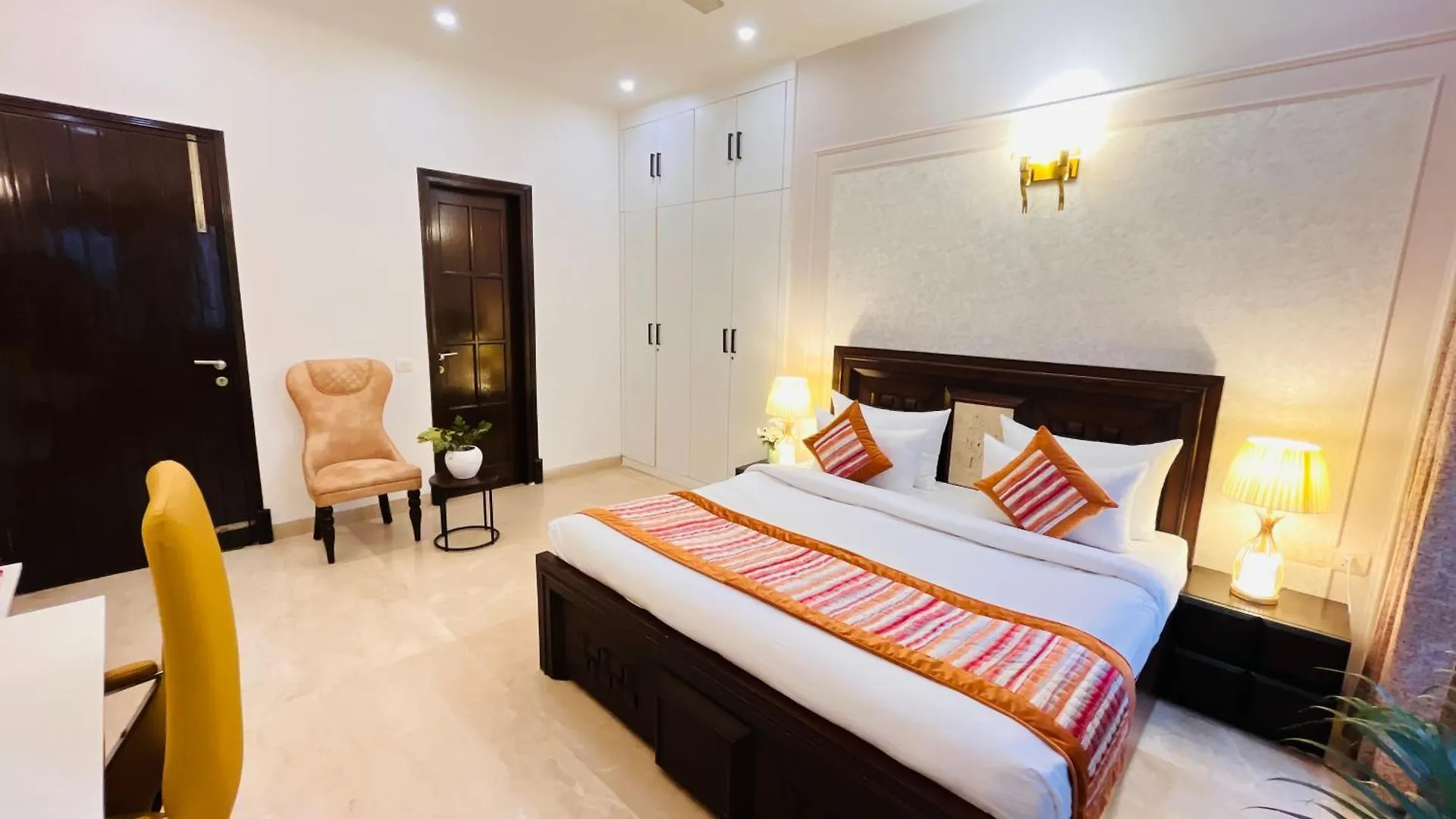 The South Manor Residency Near Aiims Hospital New Delhi Hotel