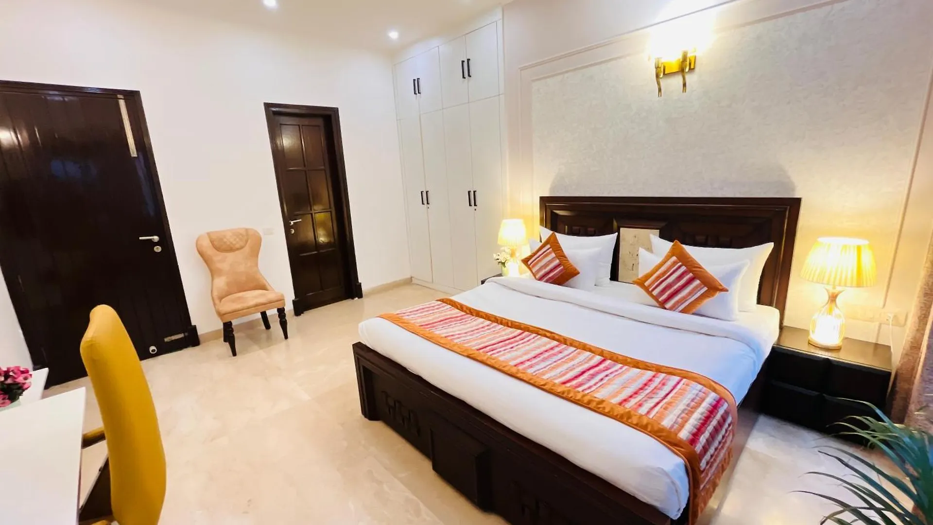 ***  The South Manor Residency Near Aiims Hospital New Delhi Hotel India