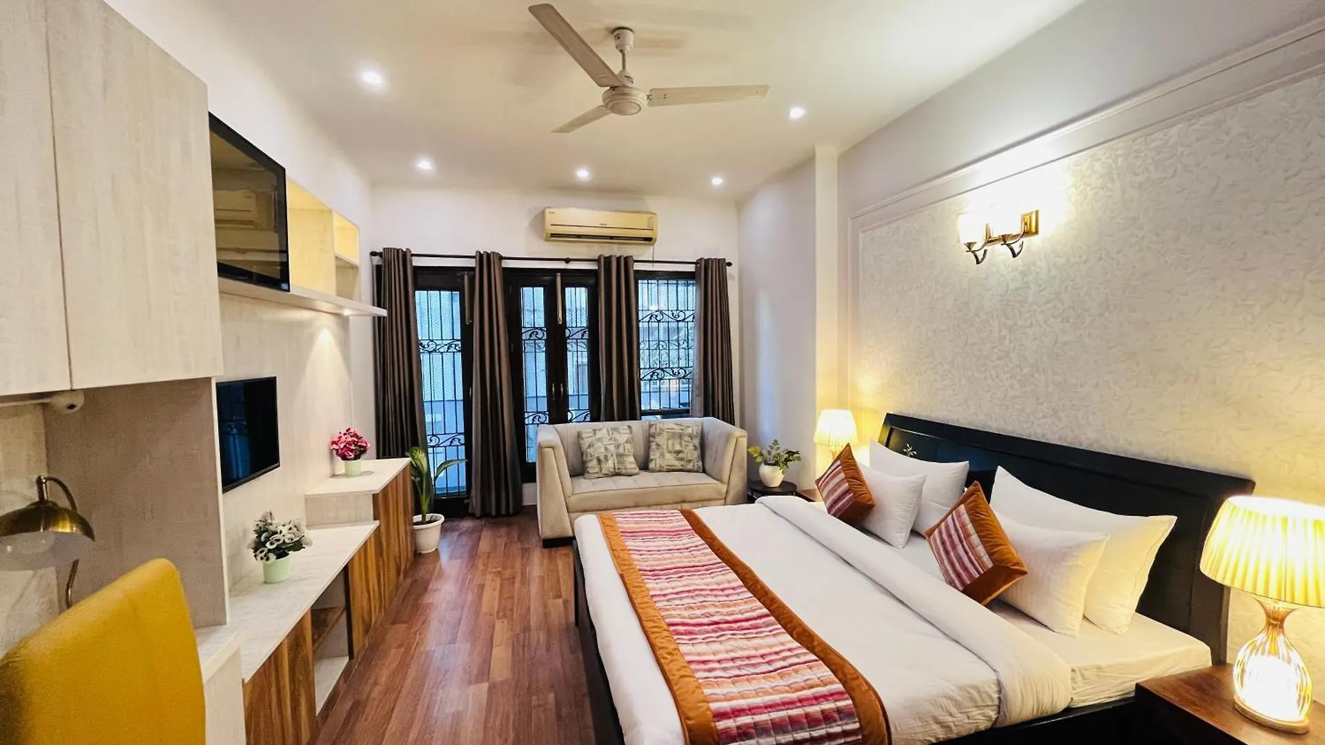 The South Manor Residency Near Aiims Hospital New Delhi Hotel