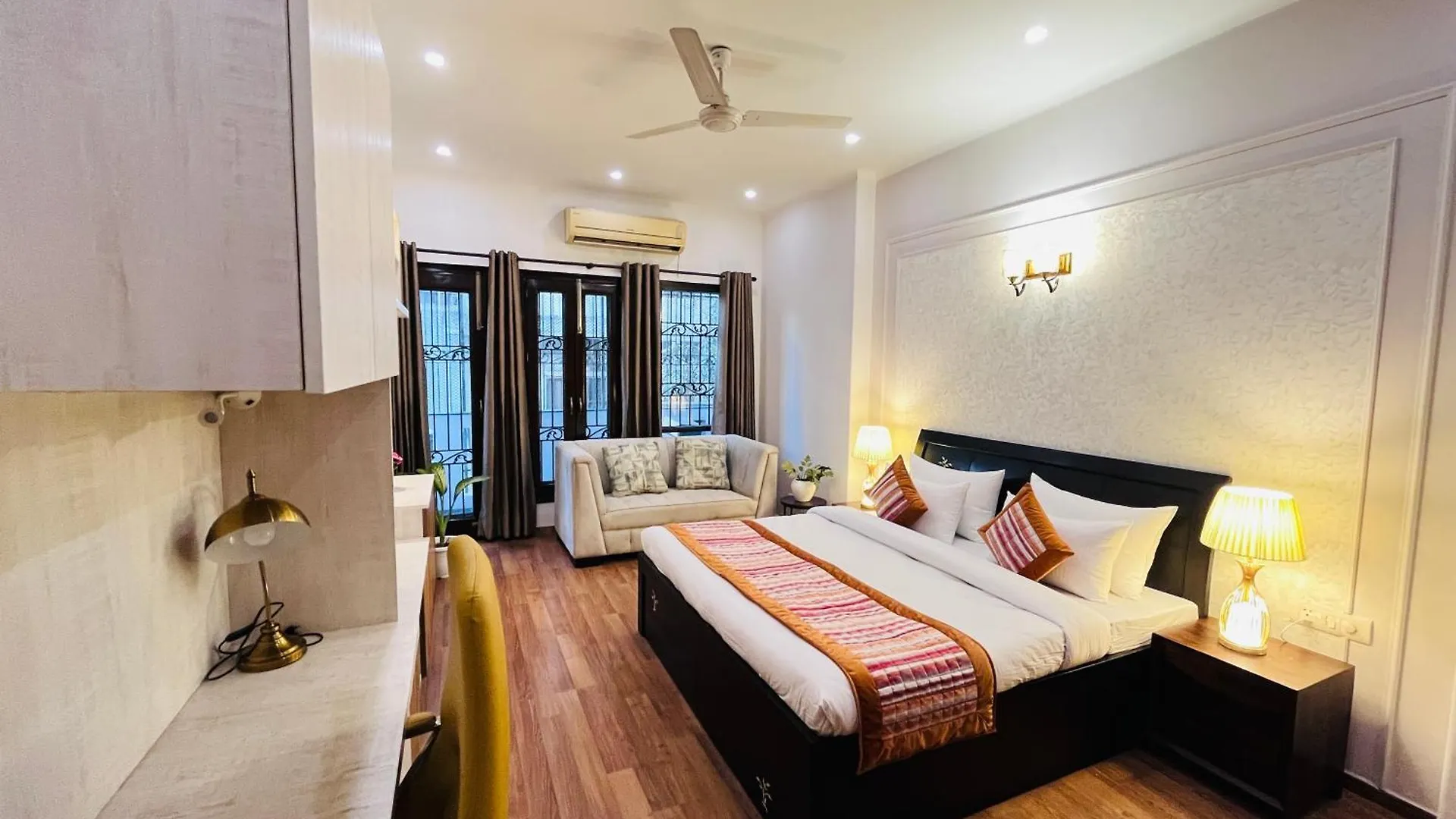 The South Manor Residency Near Aiims Hospital New Delhi Hotel 3*,