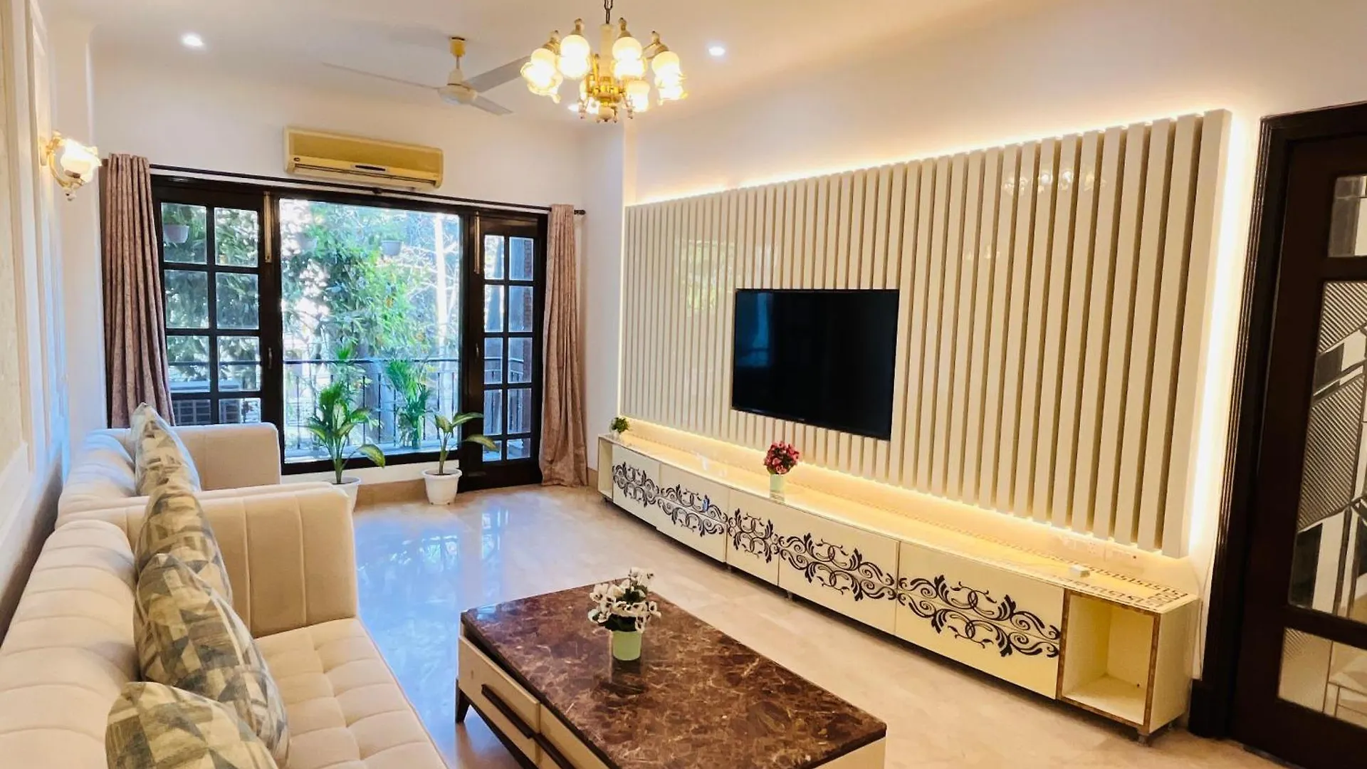 The South Manor Residency Near Aiims Hospital New Delhi Hotel 3*,  India
