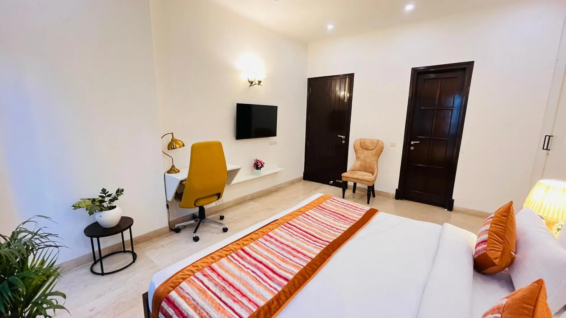 The South Manor Residency Near Aiims Hospital New Delhi Hotel
