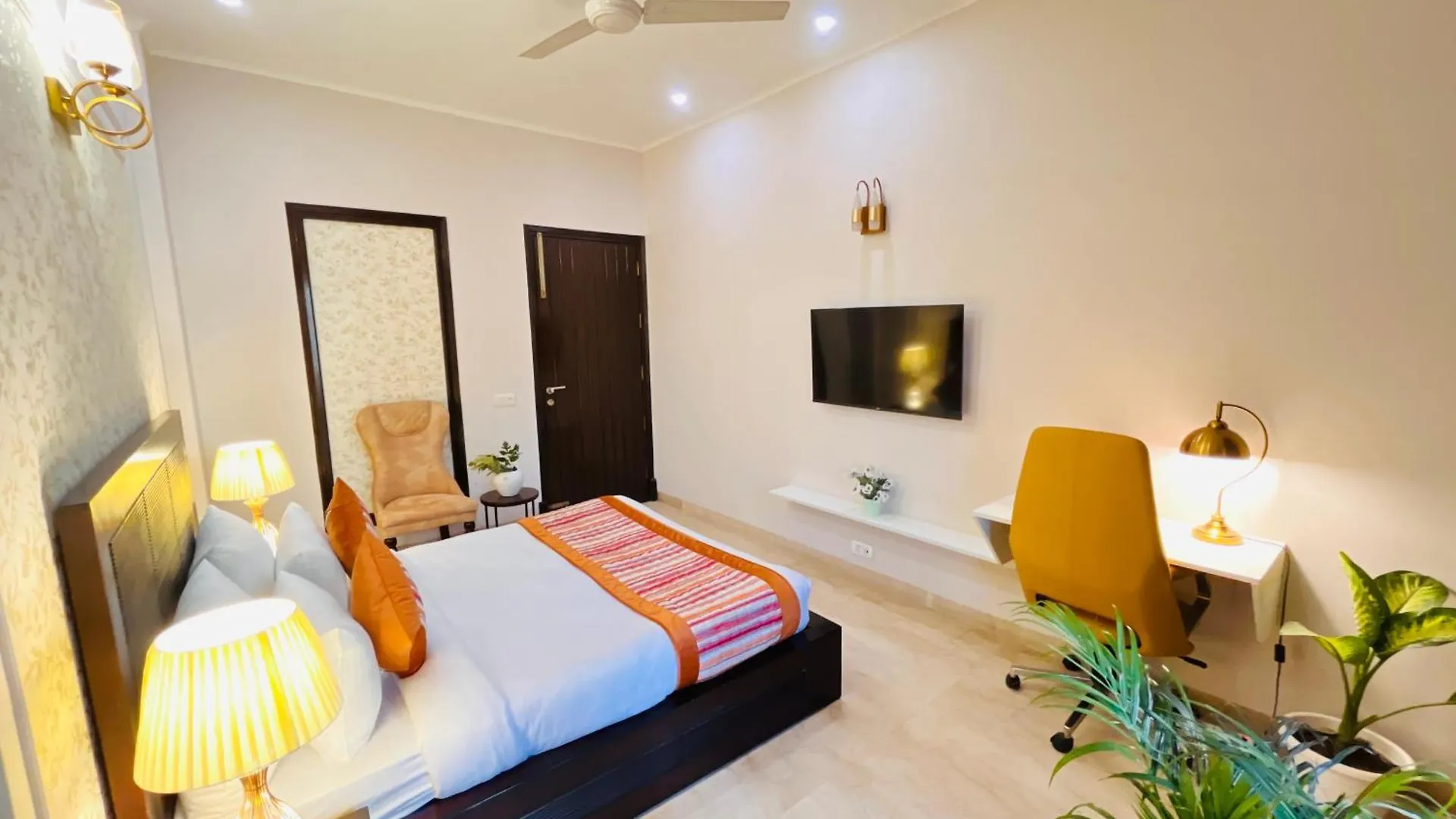 ***  The South Manor Residency Near Aiims Hospital New Delhi Hotel India