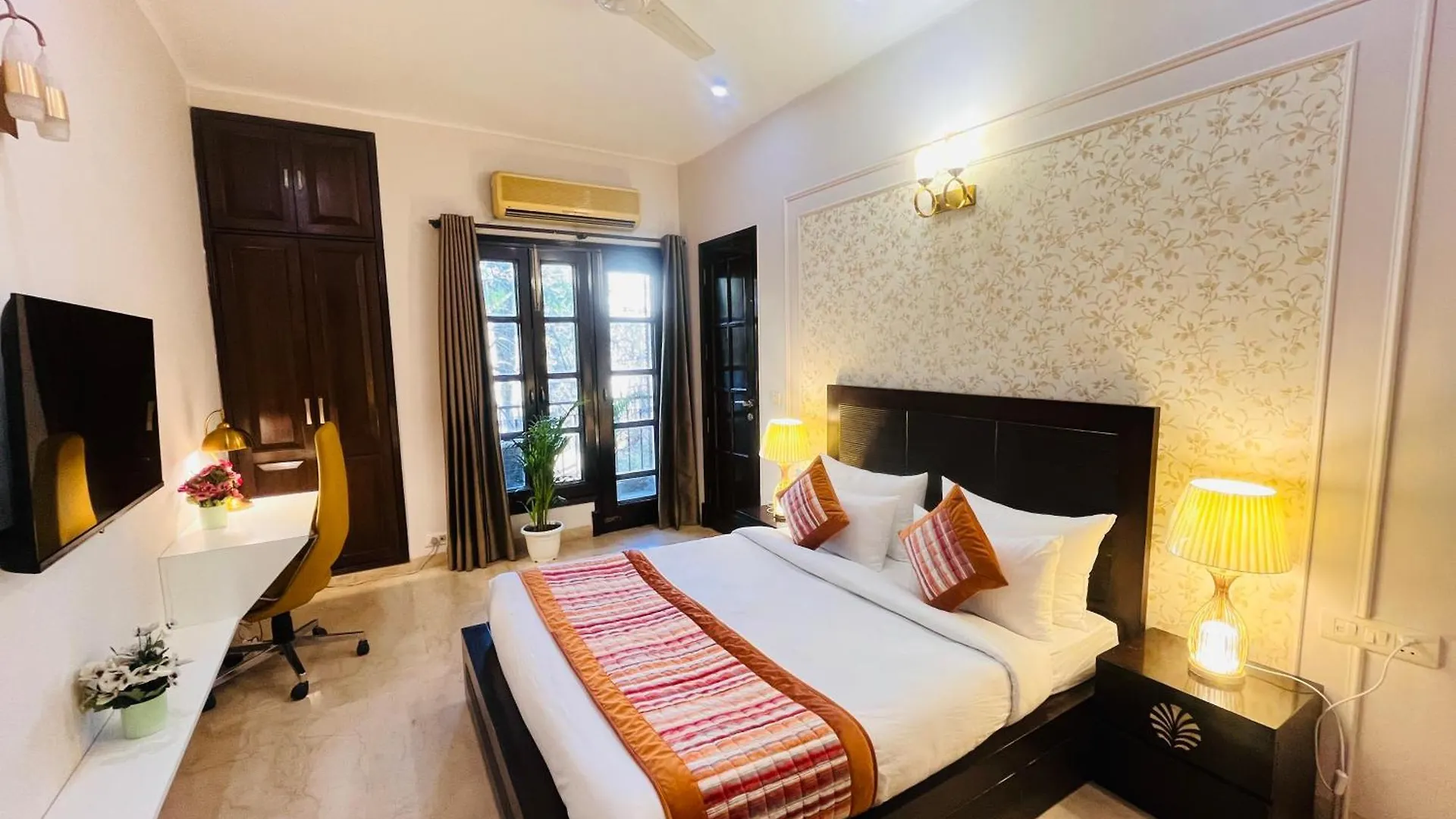 The South Manor Residency Near Aiims Hospital New Delhi Hotel 3*,