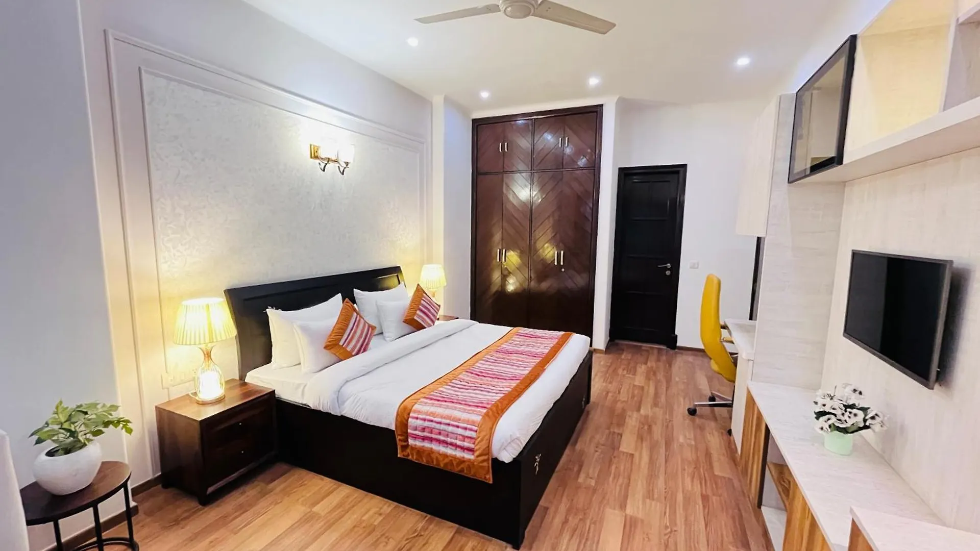 The South Manor Residency Near Aiims Hospital New Delhi Hotel