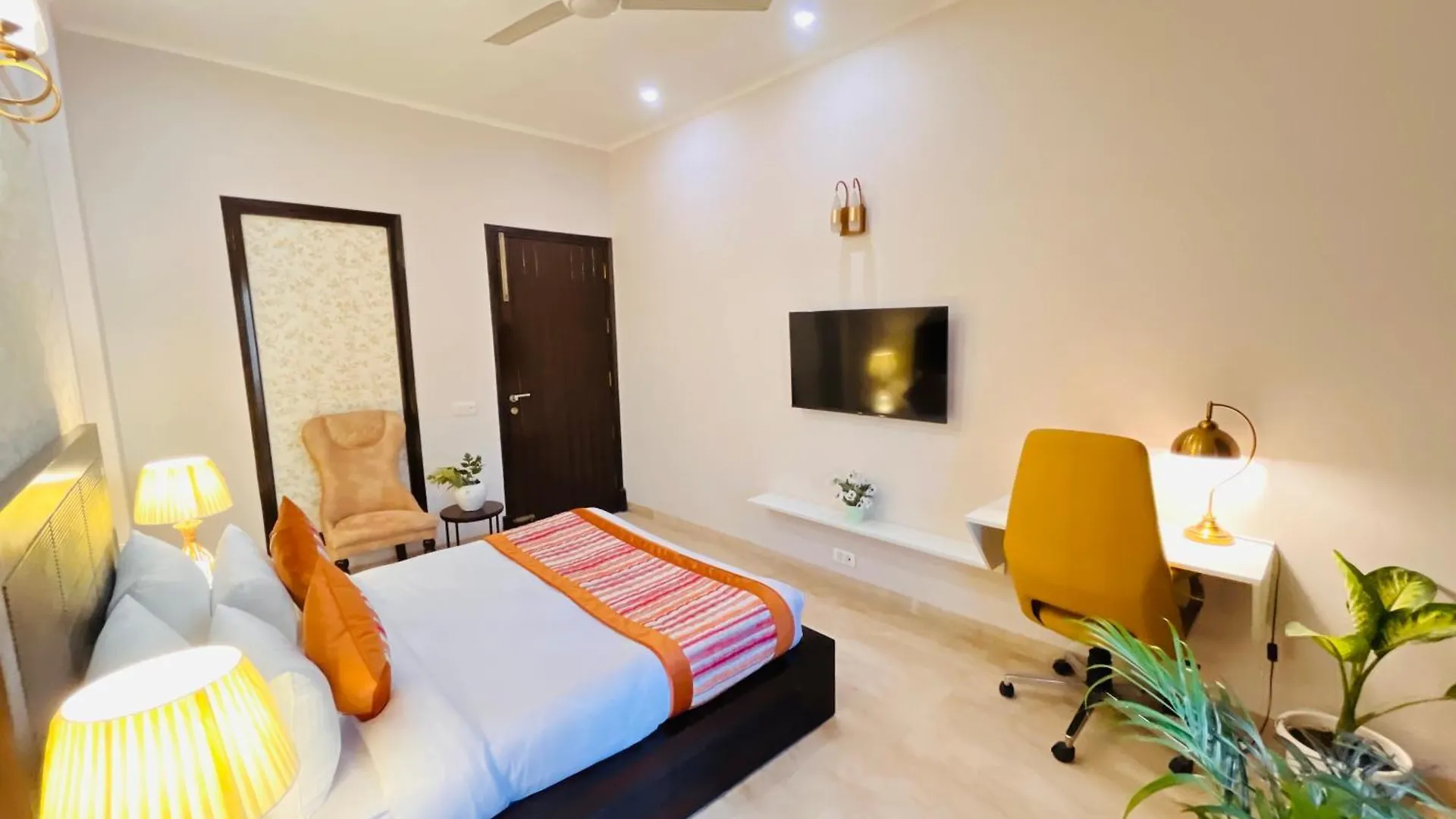 The South Manor Residency Near Aiims Hospital New Delhi Hotel